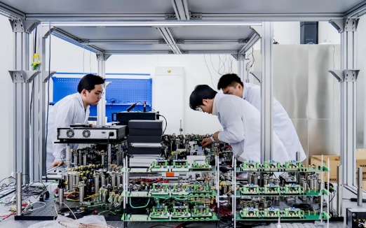 量子云服务新纪元 “天衍-P2000”光量子计算机正式开放